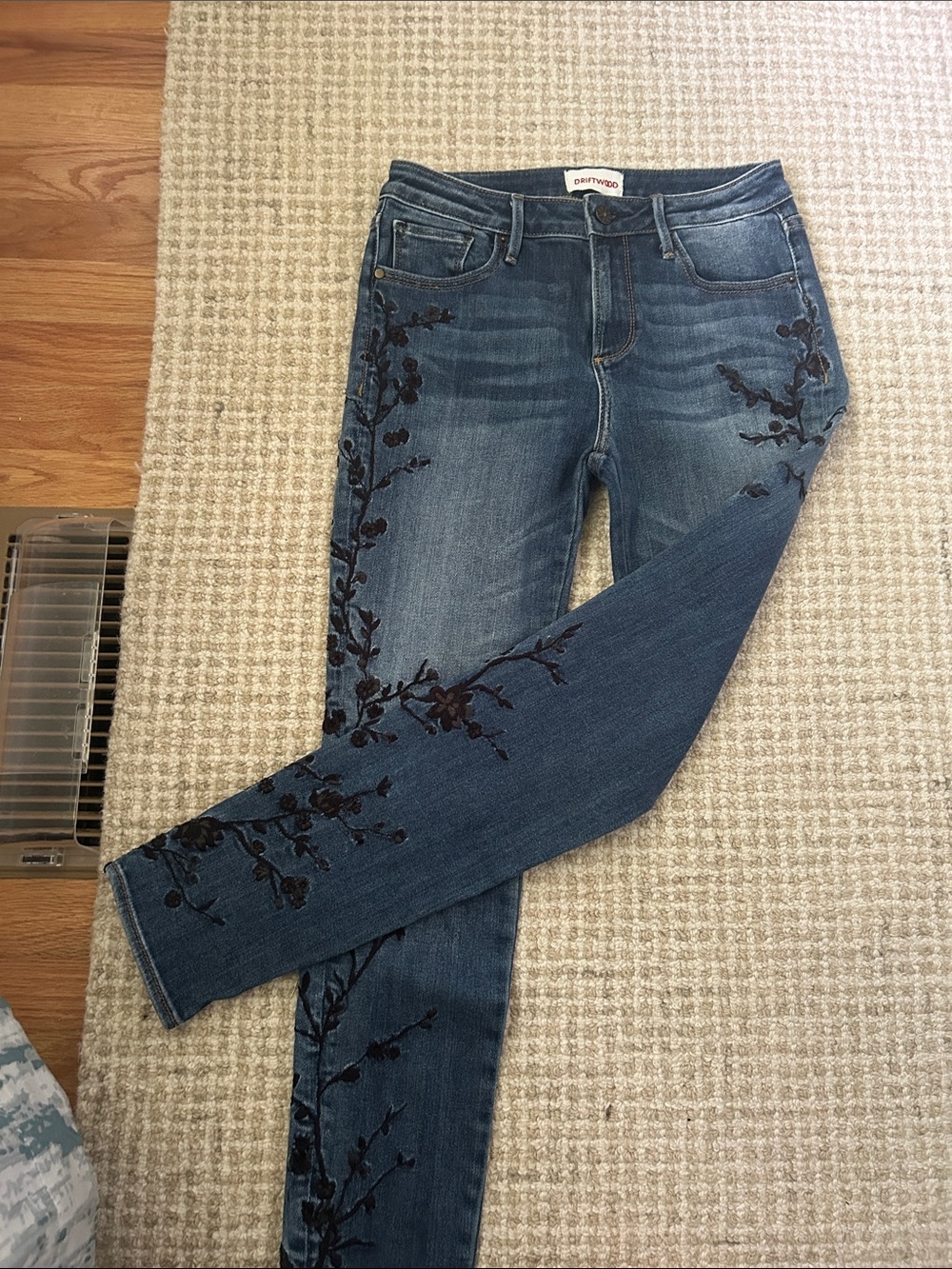 Driftwood Jackie Jeans W26 L28 Midnight Mid Rise Floral Embroidered Skinny Leg - Picture 4 of 5